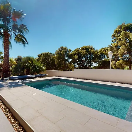 Cap D'agde Maison Sur Le Golf Avec Piscine Chauffee. Ferienhaus Agde