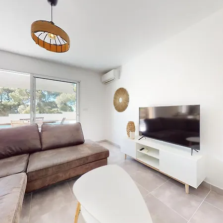 Cap D'agde Maison Sur Le Golf Avec Piscine Chauffee. *