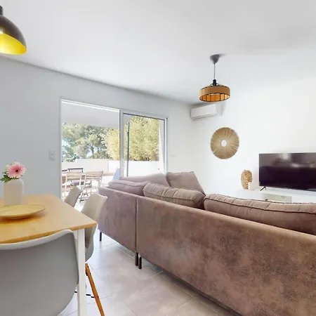 Ferienhaus Cap D'agde Maison Sur Le Golf Avec Piscine Chauffee. Agde