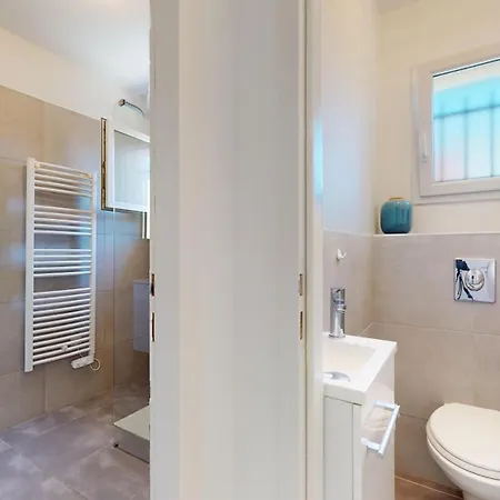 Ferienhaus Cap D'agde Maison Sur Le Golf Avec Piscine Chauffee. Agde